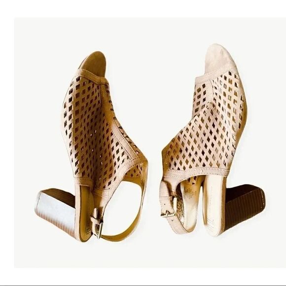 Liz Claiborne Womens Gamma  Perforated Booties Sz 9.5 Sandals Shoes - Picture 4 of 6